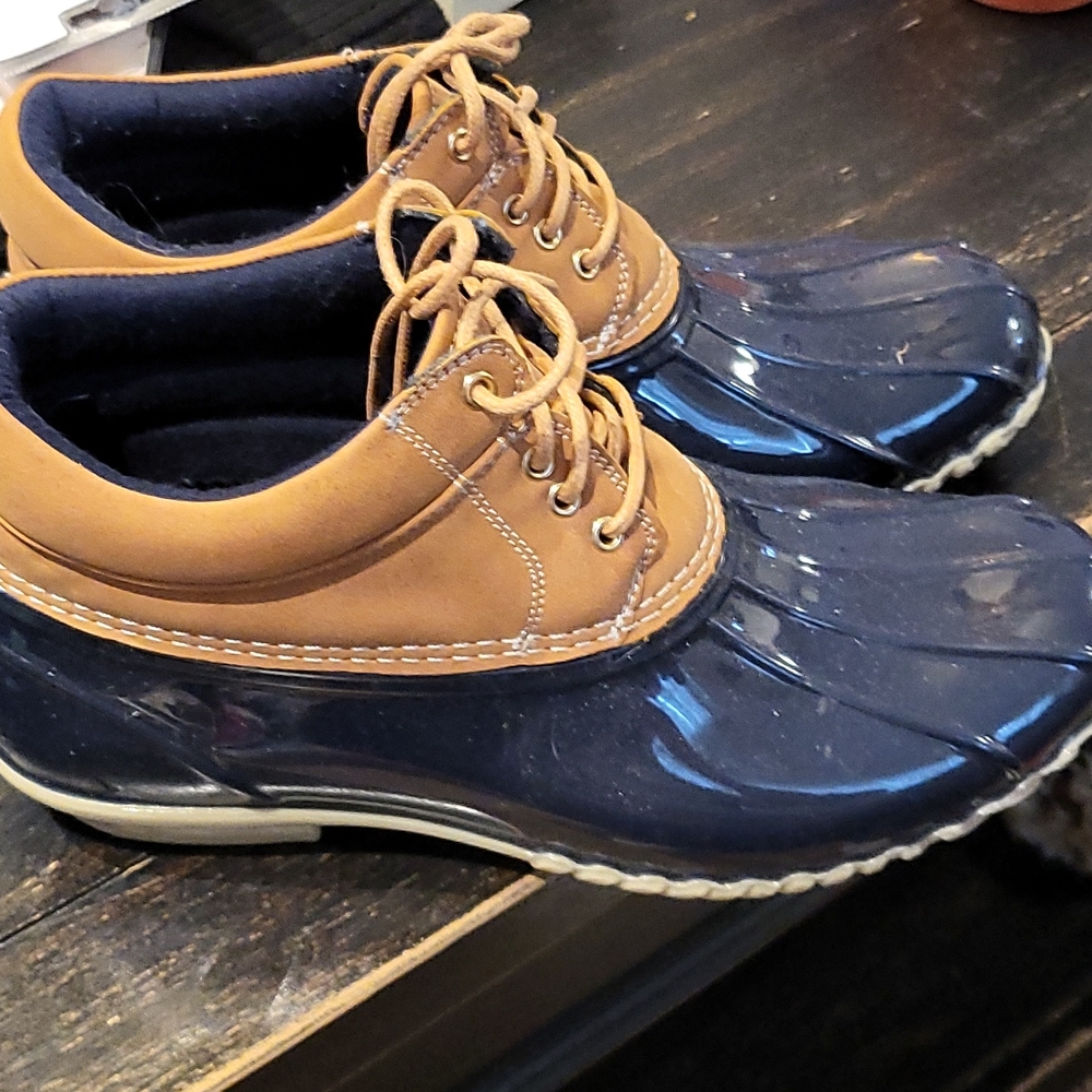 Tommy Hilfiger Duck Boots Size 9